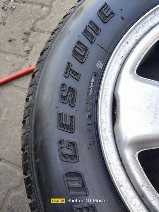 Bridgestone DuelerH/T 684 205/70/15