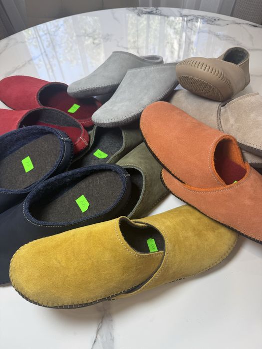 Тапки домашні з натуральної шкіри.