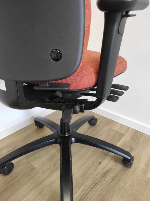 Fotel ergonomiczny RH Logic 200 Flokk – biurowy, regulowany, premium