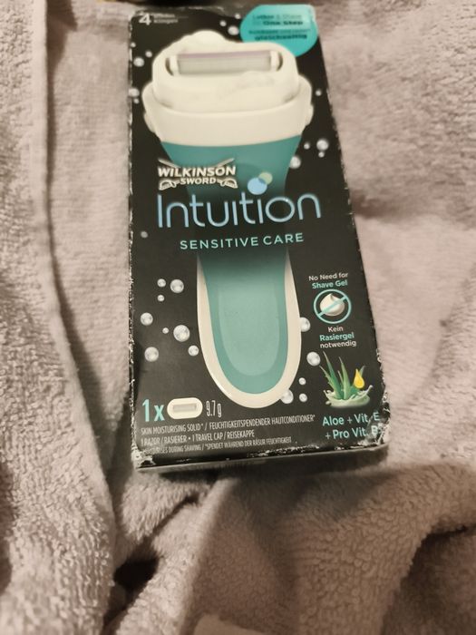 Maszynka do golenia damska Wilkinson Sword Intuition Sensitive Care