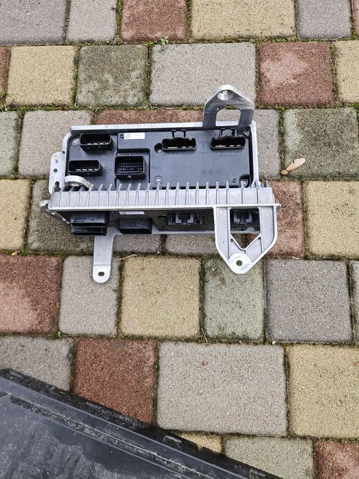 Боді контролер vcbatt Tesla S/X Plaid 1588205-05-C  1567164-04-b