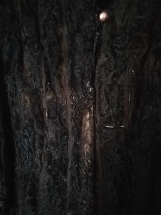 Naturalne futro karakuły brązowe
