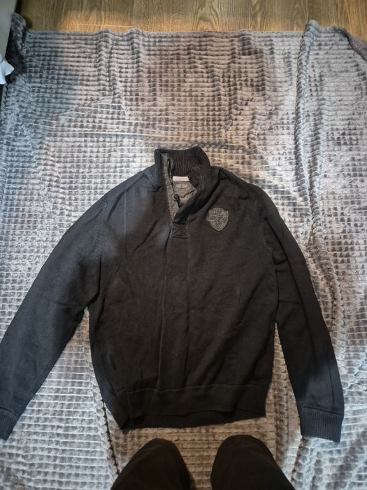 czarny sweter męski z półgolfem