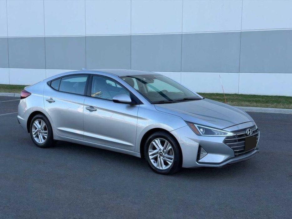 Hyundai Elantra Limited      2019