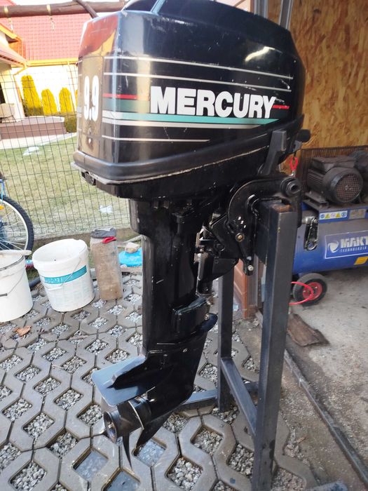 Silnik zaburtowy Mercury 9,9 2T