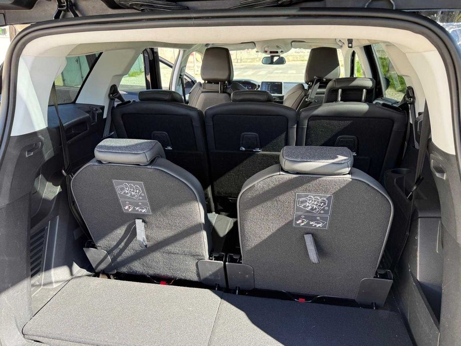 BlueHDI 130 EAT8 Allure Business / 2020/08 / 140.000km