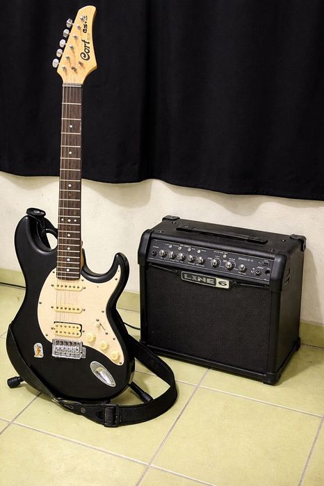 Guitarra Elétrica Cort + Amplificador Line 6 Excelente Estado