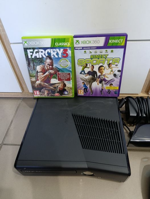 Konsola Xbox  360, Kinect,zasilacz, pad, gry Aktualne
