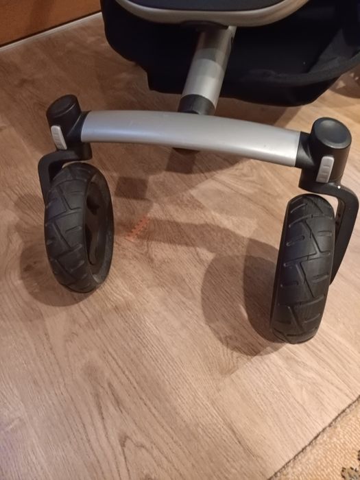 Vendo carrinho quinny  buzz