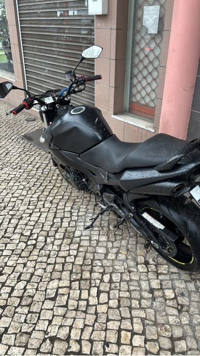 Suzuki Gsr 600  muito brm cuidada