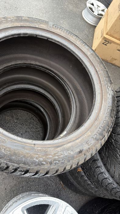 255/45/19 Continental Ice Contact 3