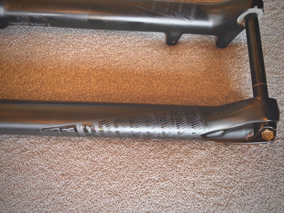 ROCK SHOX Yari RC - 160 mm, koło 29/27,5