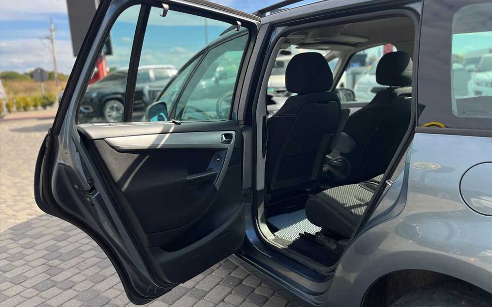 Citroen Grand C4 Picasso 2010