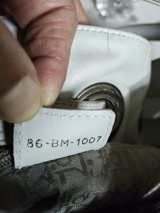 Fabulosa Mala Vintage em Pele Branca marca Christian Dior