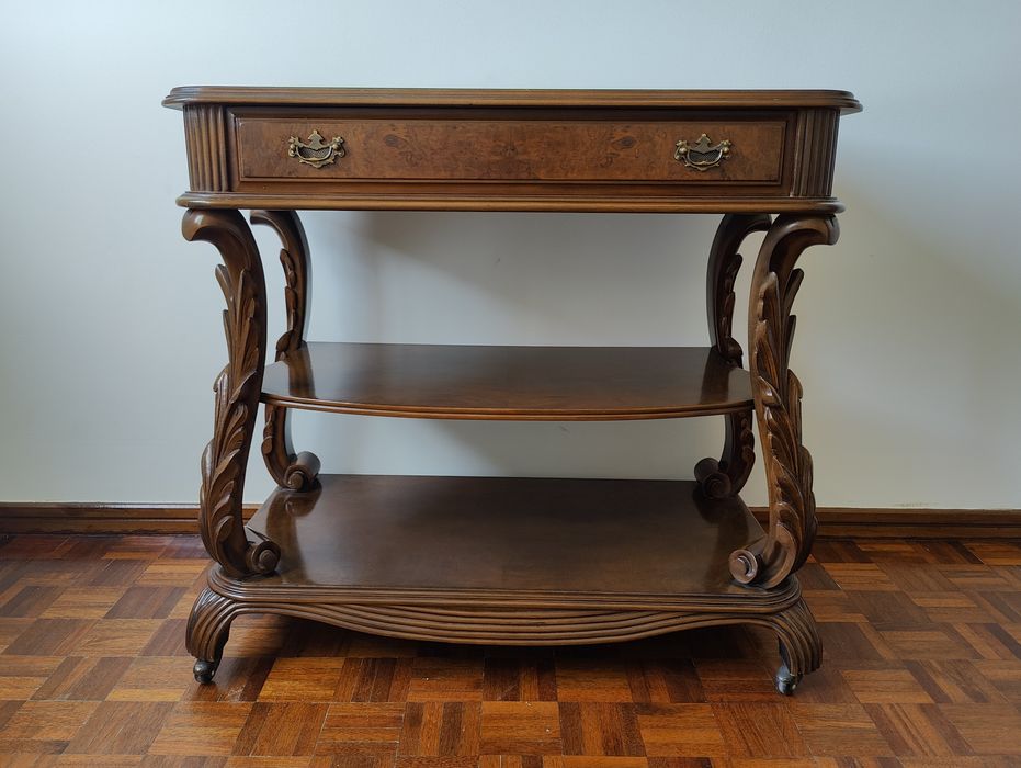 Consola/Mesa de Apoio em Madeira ao Estilo Luís XV