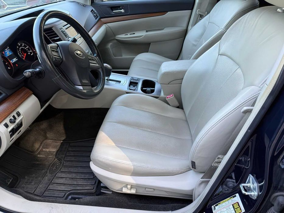 Subaru Outback 2.5i Limited      2013