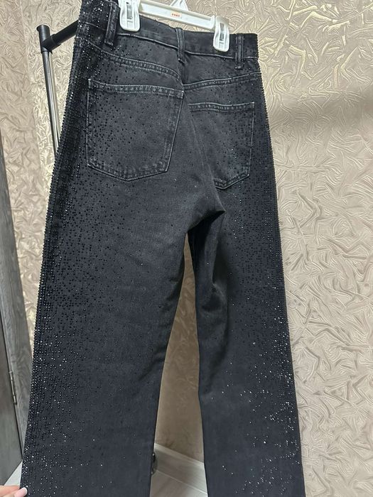 Джинси чорні в стразах Zara