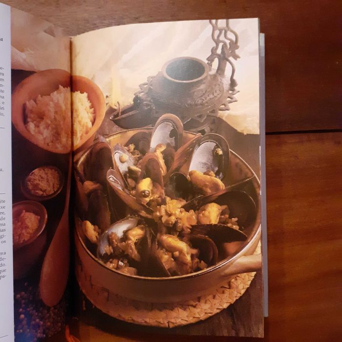 Um  Mundo de Sabores-Saladas-Cozinha sem Fronteiras-Reader's Digest