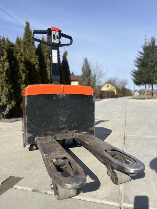 Toyota PP13 – wózek paletowy elektryczny | sprawny