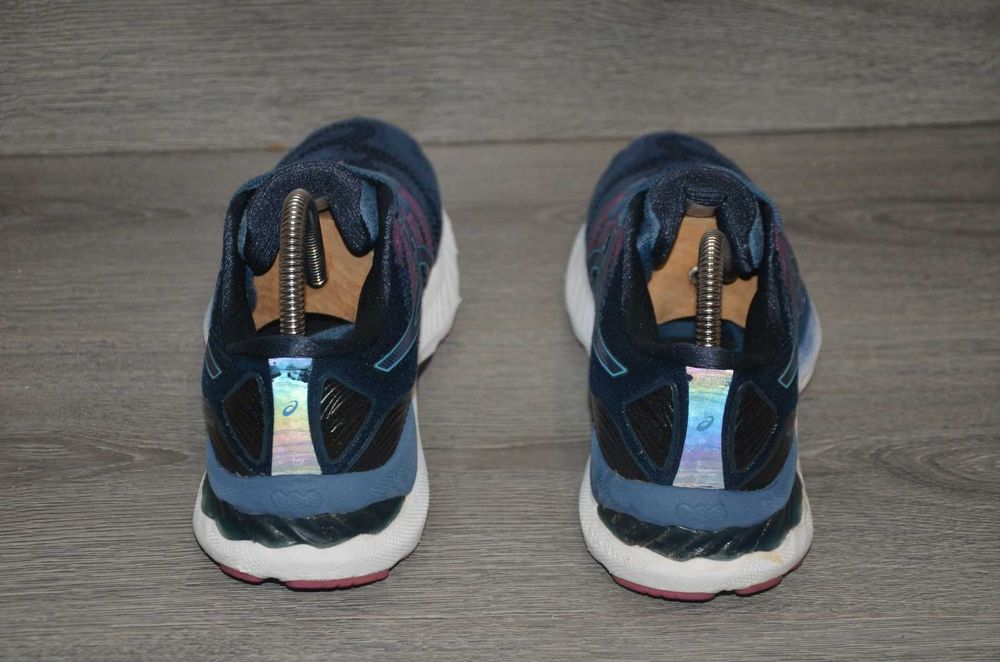 Продам кросівки Фірма Asics GEL-NIMBUS 23 .