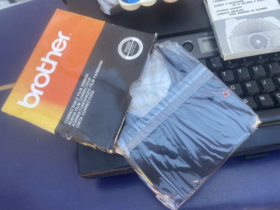 Maquina escrever electrica brother ce-70