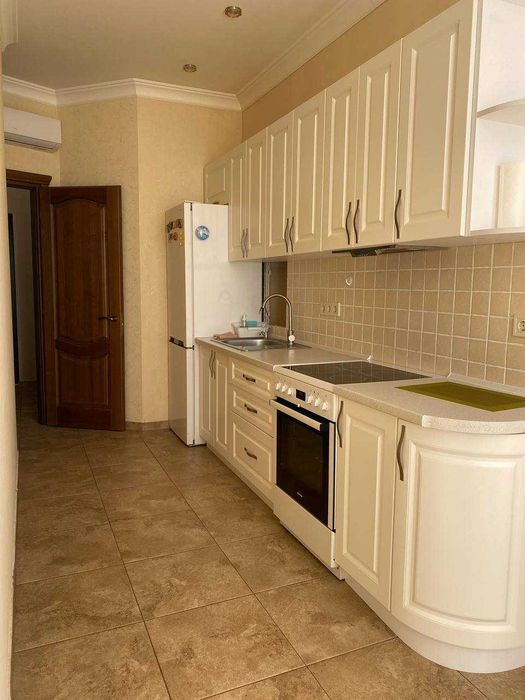 Продам 2х комнатную квартиру 11ст. Люсторфской дор. -море ,парк рядом