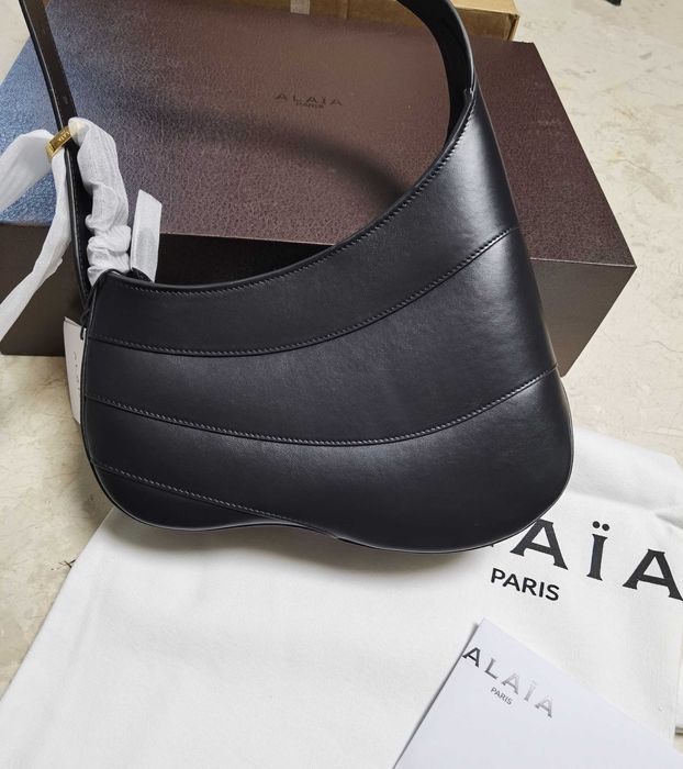 Шкіряна сумка Alaia black