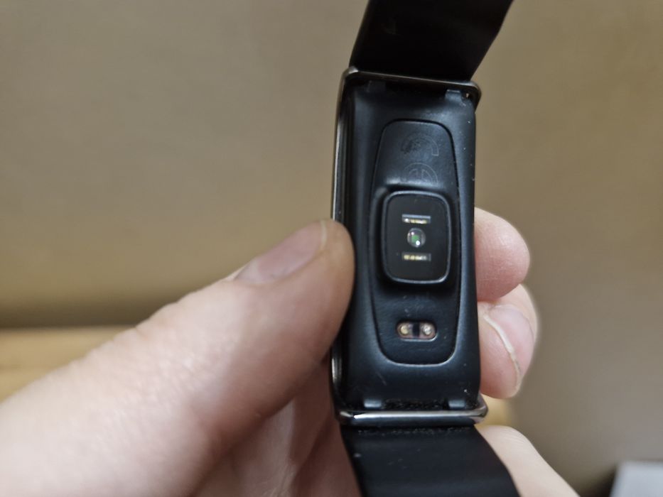 Фітнес браслет Huawei робочий + зарядка