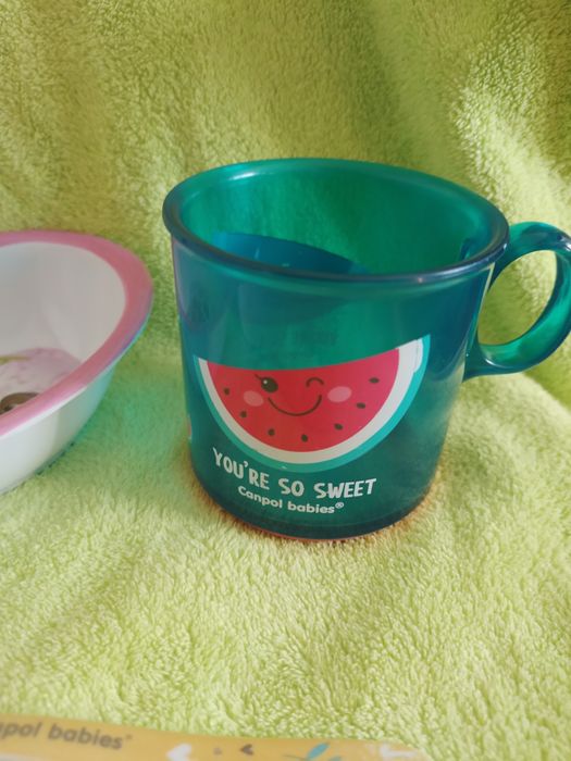 Чашка, тарілка, ложечки