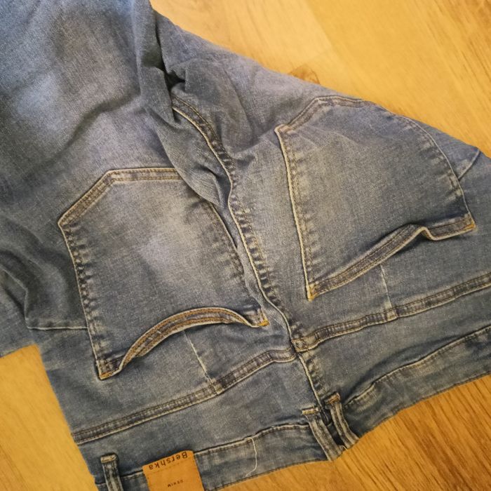 Dżinsy Bershka 40