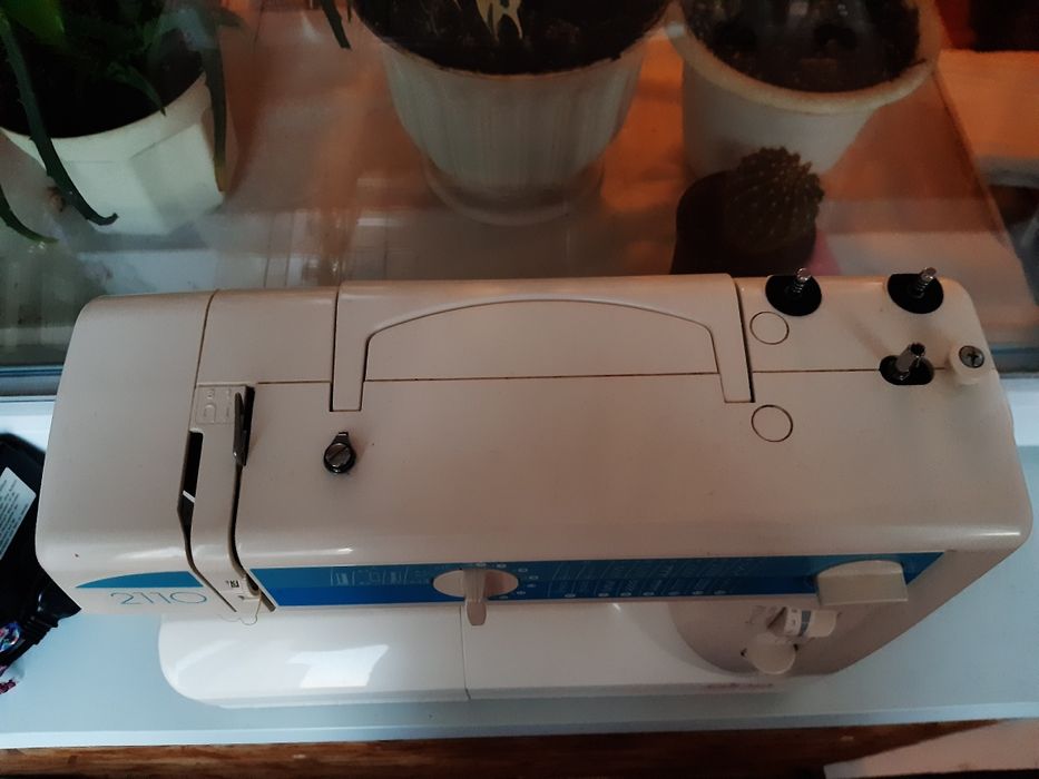 Швейна машинка elna 2110