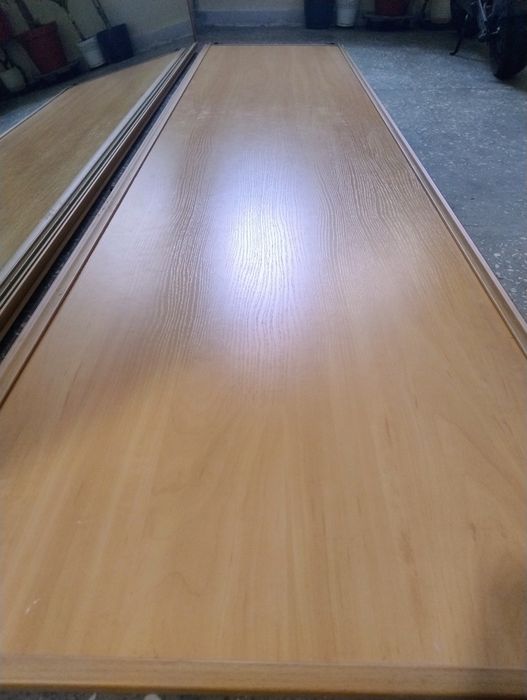 Drzwi suwane z prowadnicami