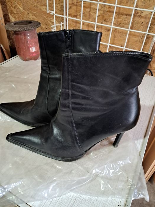 Продам не дорого демисезонные полусапожки кожаные (Италия)