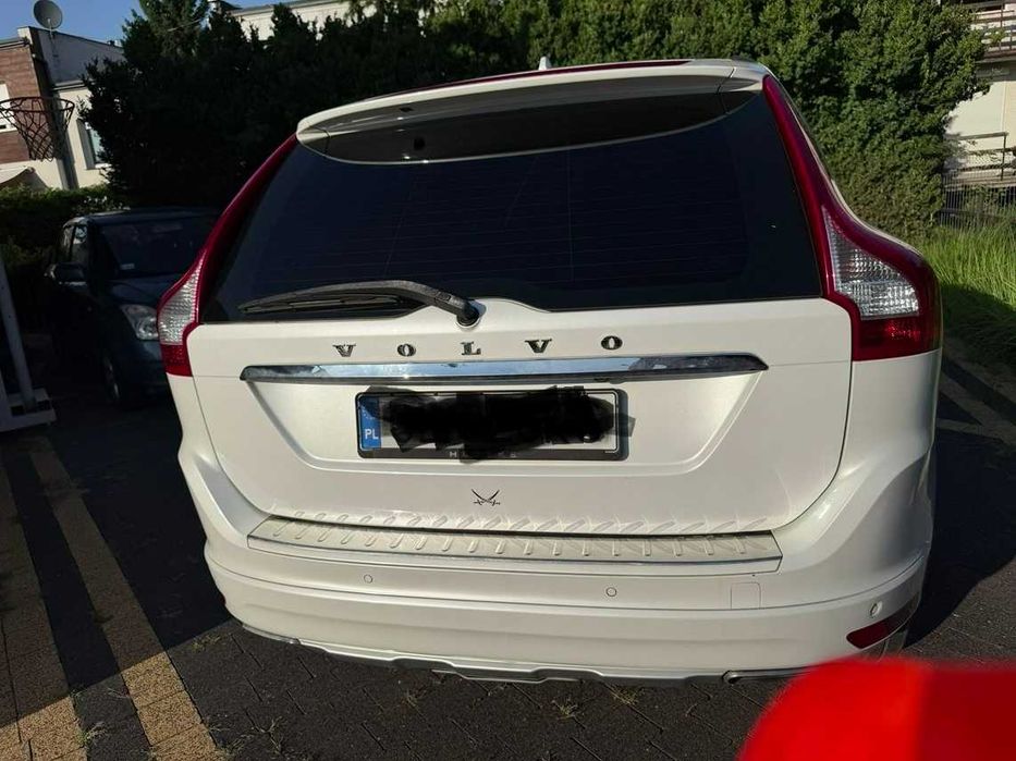 Volvo XC 60 D4 - 181 KM biała perła -