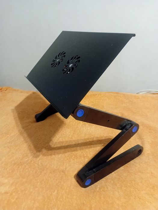 Столик для ноутбука