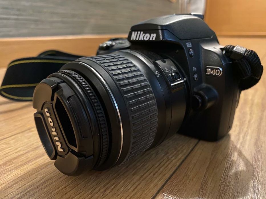 Câmara fotográfica Nikon e vídeo Sony