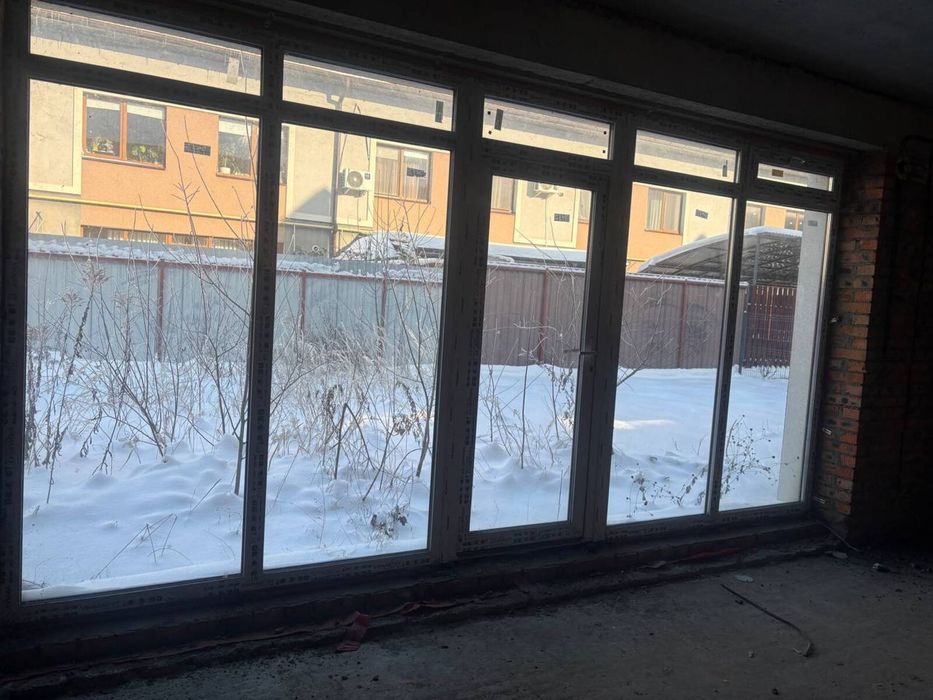 Котедж з усіма комунікаціями, велика площа Виставка! 42222