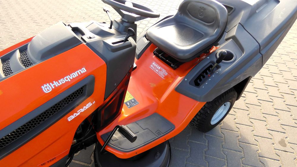 Traktorek kosiarka Husqvarna TC139T B&S 2 Cylindry (230405.6) - Baras