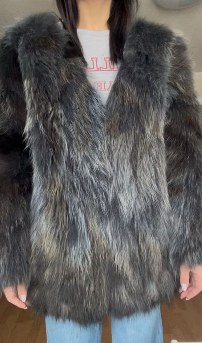 Розкішна шуба з натурального хутра єнота