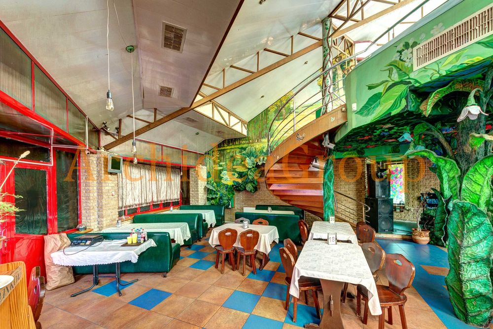 Ресторан 395 м2 з літніми бесідками Гідропарк, супер локація