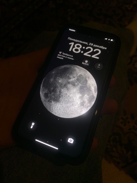 продам айфон Xr на 64 гб