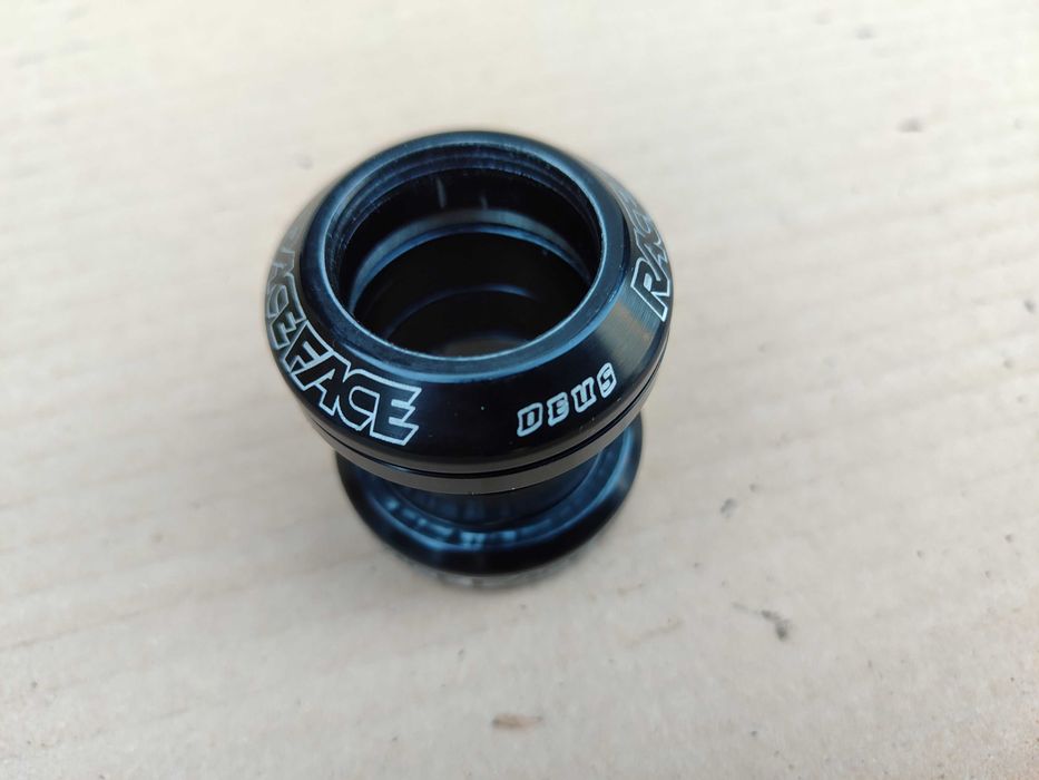 Klasyczne Stery 1 1/8" Race Face Deux