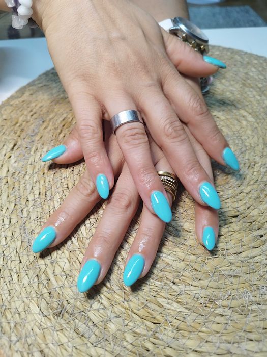 Unhas gel, verniz gel e verniz tradicional