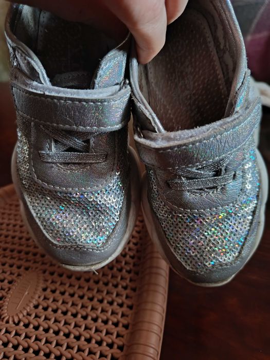 Якісні з пресованої шкіри кросівки 17,5 см