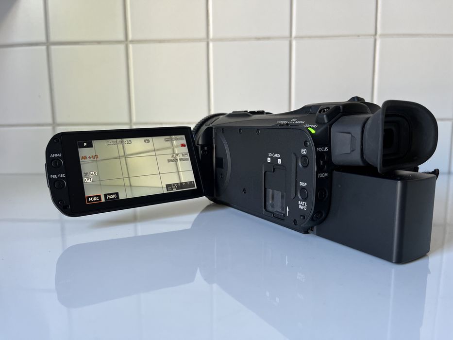 Canon Legria HF G70 – Excelente Estado