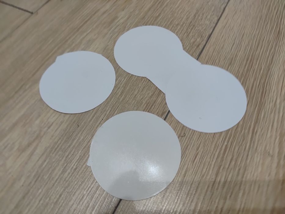 Lusterko z przysawkami