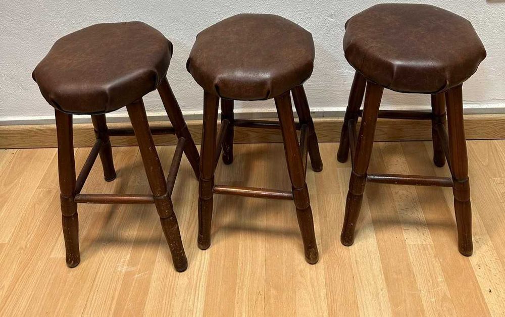 Bancos dxe cozinha em madeira maciça