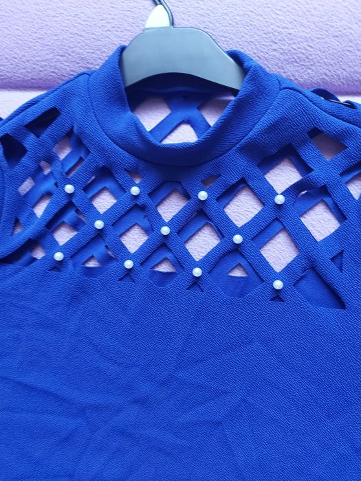 Piękna niebieska bluzeczka z perełkami,  roz. XL