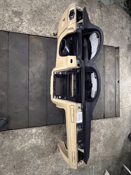 BMW e90 e91 konsola pod navi kubki poduszka airabg