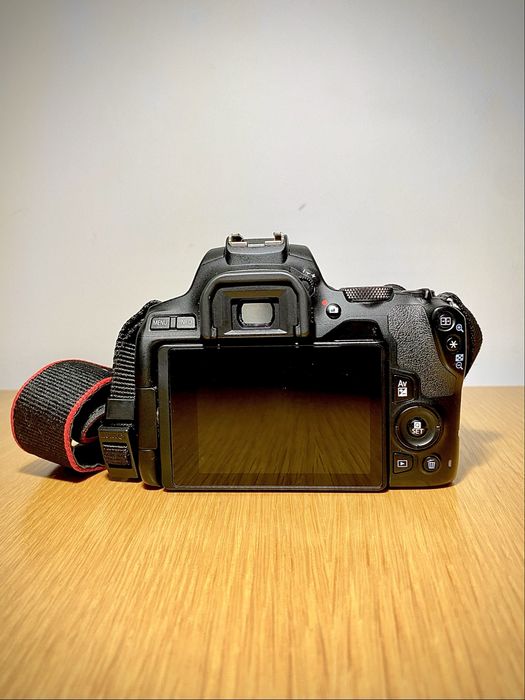 Canon 250d como nova